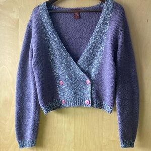 Beautiful vintage wool blend purple crop sweater